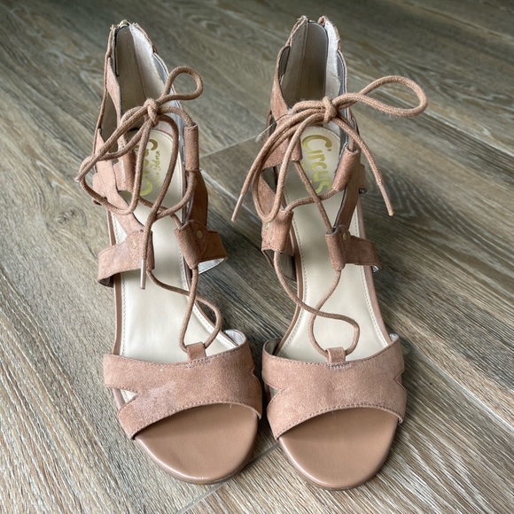Sam Edelman Nude Suede Heels size 8.5 - Picture 3 of 7